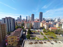 Ataşehir Küçükbakkalköy'de 2+1 Satılık Arakat Daire