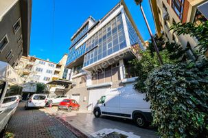 Kiralık 3 Kotlu Giriş Dükkan Bakımlı Bina Tavan 5 M 2.450 M²