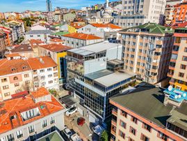 Kiralık 3 Kotlu Giriş Dükkan Bakımlı Bina Tavan 5 M 2.450 M²