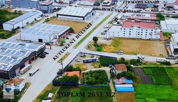 Kirazlık Organize Sanayi Yolunda Satılık 2651 M2 Arsa