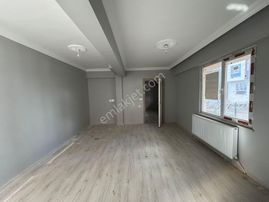 **eryıldız Gayrimenkul'den**gültepe Mah.iskanlı 2+1 Y.giriş Ön Cephe