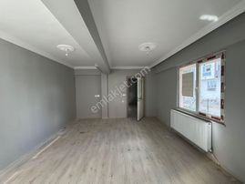 **eryıldız Gayrimenkul'den**gültepe Mah.iskanlı 2+1 Y.giriş Ön Cephe