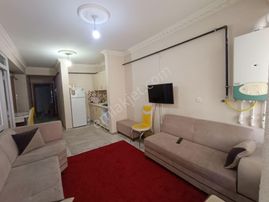Van Yapı Emlak'tan Kiralık 1+1 Eşyalı Daire Maraş Caddesinde