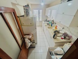 Yetkisi Yükselden! Edremit Cadde Üzeri Arakat K.mutfak 2+1 Satılık Daire