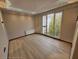 *genç Grup* Sütlüce Uluzafer Cad Üzerinde Şık Tasarım Arakat 2+0