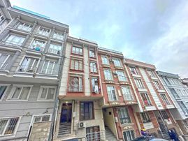 Metrobüse Yürüme Mesafesi Adliye Arkası Geniş 1+1 Kapalı Mutfak