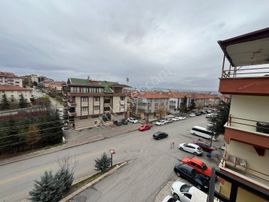 İncirlide Cadde Üzeri 3+1 Bağımsız Orta Kat Ön Yapılı Emsalsiz