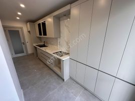 Tamiş'den Bostancı Lunaparka Yakın Açık&k.garajlı Sıfır 6.kat2+1