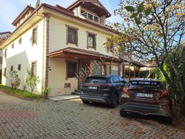 Serdivan Tunatan Mevkii'nde Geniş Bahçeli 4+1 Tripleks Satılık