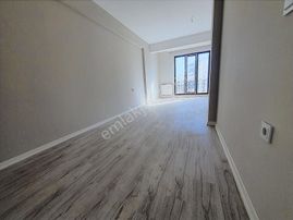 Kızılcıklıda Cam Balkonlu Arakat 3+1 136 Mk Net Köşe Tip