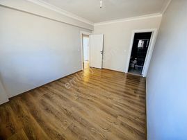 Kurtuluş Mah. Merkezi Lokasyonda Geniş 3+1 Cam Balkonlu Daire