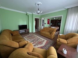 Kozyatağı Metroya Yakın Plazalar Bölgesinde 3+1 100m² Net