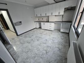 Bahçelievler'de Ön Cephe Ara Kat 2+1