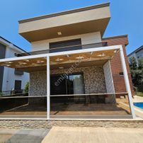 Döşemealtı Yalınlı'da Satılık 4+1 Villa