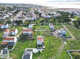 Ayvalık Altınova'da Denize Yakın Satılık Villa İmarlı Arsa