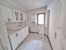 Refik Saydam Caddesi Paraleli 3+1 Yüksek Giriş Ön Cephe Yapılı