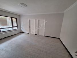 Refik Saydam Caddesi Paraleli 3+1 Yüksek Giriş Ön Cephe Yapılı