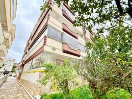 ▶ ▶akçay Körfez'den Merkezi Konumda Ayrı Mutfaklı 2+1 Satılık Daire