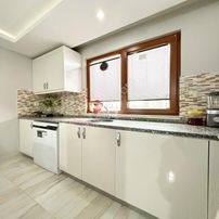 Çekmeköy Yapı Gayrimenkul'den Kullanışlı 2+1 Ara Kat!!!