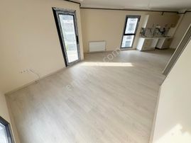 🔵❇️kadıköy'de Ön Cephe Geniş Balkonlu Merkezi Konumda Arakat 1+1 Daire