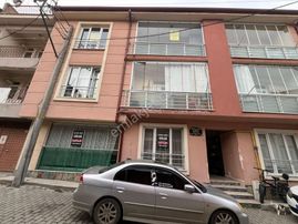 Deniz Yiğit Emlak'tan Yunus Emre Mahallesinde Satılık Full Yapılı 2+1 Daire