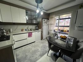 Malazgirt Mh 3+1 2 Yıllık Kat Konumunda E. Banyolu G. Odalı Ve Asansörlü Lux Daire