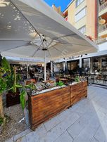 Şirinyer'in Gözde Mevkisinde Forbes Caddesinde Devir Cafe