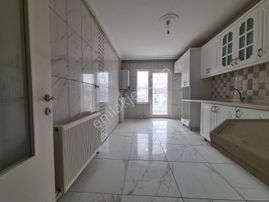 Muhteşem Lokasyon & Emsalsiz Fiyat İle Cadde Üzeri Köşebaşı 4+1