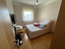 Bahçeşehir Gölet Manzaralı Mesa Kirazlıbahçe Satılık Fırsat 3+1