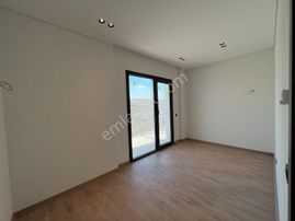 Bahçeşehir 5+1 Dubleks Geniş Bahçeli Sıfır Villa