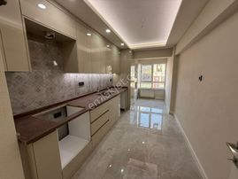 Bilgen Vatan'dan Aktepe Stadı Karşısı Cadde Üzeri Orta Kat Ön Cephe Geniş M2 Satılık Daire