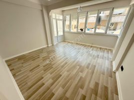 ▇akçayın Merkezin'de Geniş Ön Cephe Çift Balkonlu 3+1 Daire