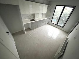 Yükselden Kadıköyde Ayrı Mutfak Ön Cephe Satılık Geniş V Lüx 2+1 Satılık Daire