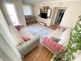 3+1 120m2 Orta Kat Güney Ön Cephe Çift Balkon Fırsat Dairesi..