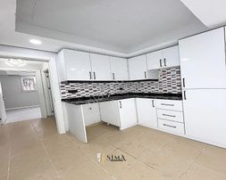 Metrobüse 5dk Geniş Ailelere Uygun 160 M2 Dubleks Daire!