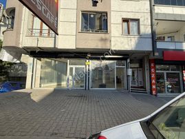 Süleymaniye Mahallesi Cadde Üzeri Düzgiriş 150m2 Kiralık Dükkan!