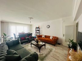 Pursaklar Saray Mehmet Zengin Emlak'tan Kapalı Otoparklı Asansörlü 3.kat 3+1 Daire