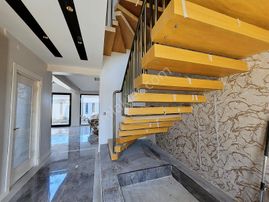 Aşağısöğütönün'de Türk Hamamlı Bahçeli Lüks 4+1 Tripleks Villa