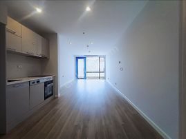 Axis İstanbul`da Metro Durağına 350 Metre Mesafede 1+0 | Tekce