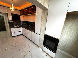 Akşemsettin Mah'de Cadde Üzeri Ara Kat Full Yapılı Daire