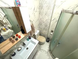 Akçay'da Doktorlar Sitesi Mevkinde 3+1 Ayrı Mutfak Asansörlü Satılık Daire