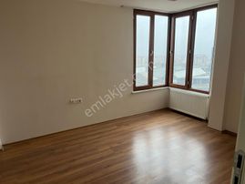 Nazım Hikmet Caddesi Üzerinde 4+1 Satılık Daire