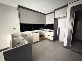 Yunus Emre Caddesi Paraleli 1+1 Giriş Katta Sıfır Binada Fırsat