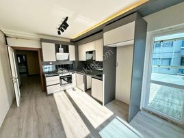 Yıldız'dan Kuruş Masrafsız Ara Kat Geniş-cam Balkon 2+1 !!!