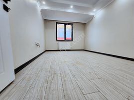 Satılık 5+2 Dubleks Alt Kat 3+1 Ust Kat 2+1