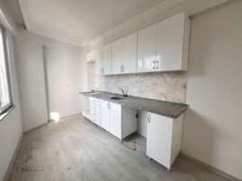 Yüksel'den Edremit'te Harika Lokasyonda Arakat Doğalgazlı Fırsat 2+1 Satılık Daire💒