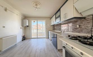 Keçiörende 3+1 Yapılı Masrafsız Köktapu Orta Katta Satılık Daire