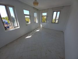 Çarşı Merkezde Sarı Köprüye Komşu Irmağa Bakan 2+1 Daire