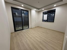 V.karşıyakada Mükemmel Konum Daire Yüksek Kredili 2+1