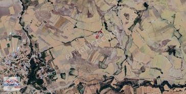 Höbekte Tek Tapu Yolu Mevcut 1.625m2 Yapılaşmaya Yakın Köy İçi